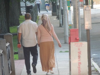 muslim arabic couple walking together,images