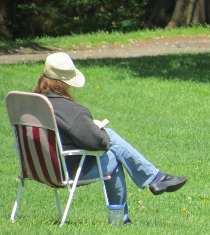 woman sitting in park,images photos