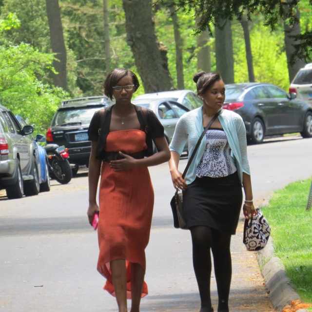 teen girls walking together,images