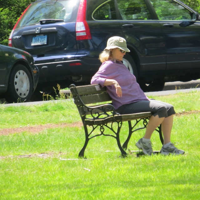 woman in hat sitting on bench,phots images