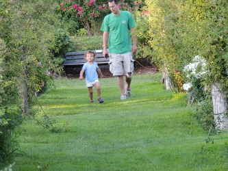 dad and toddler in garden,toddlers gifts